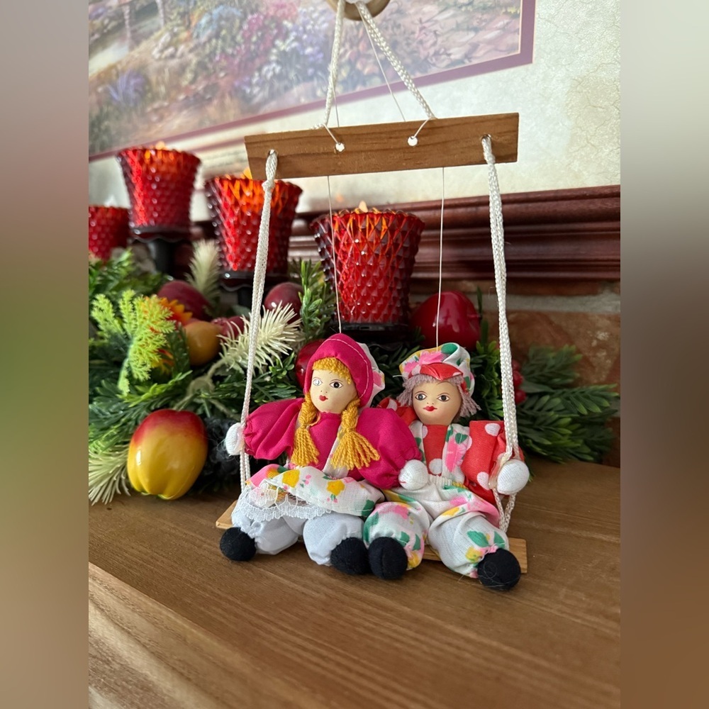❤️ Rare Vintage 1976 Miniature Porcelain Clowns On Wooden Swing